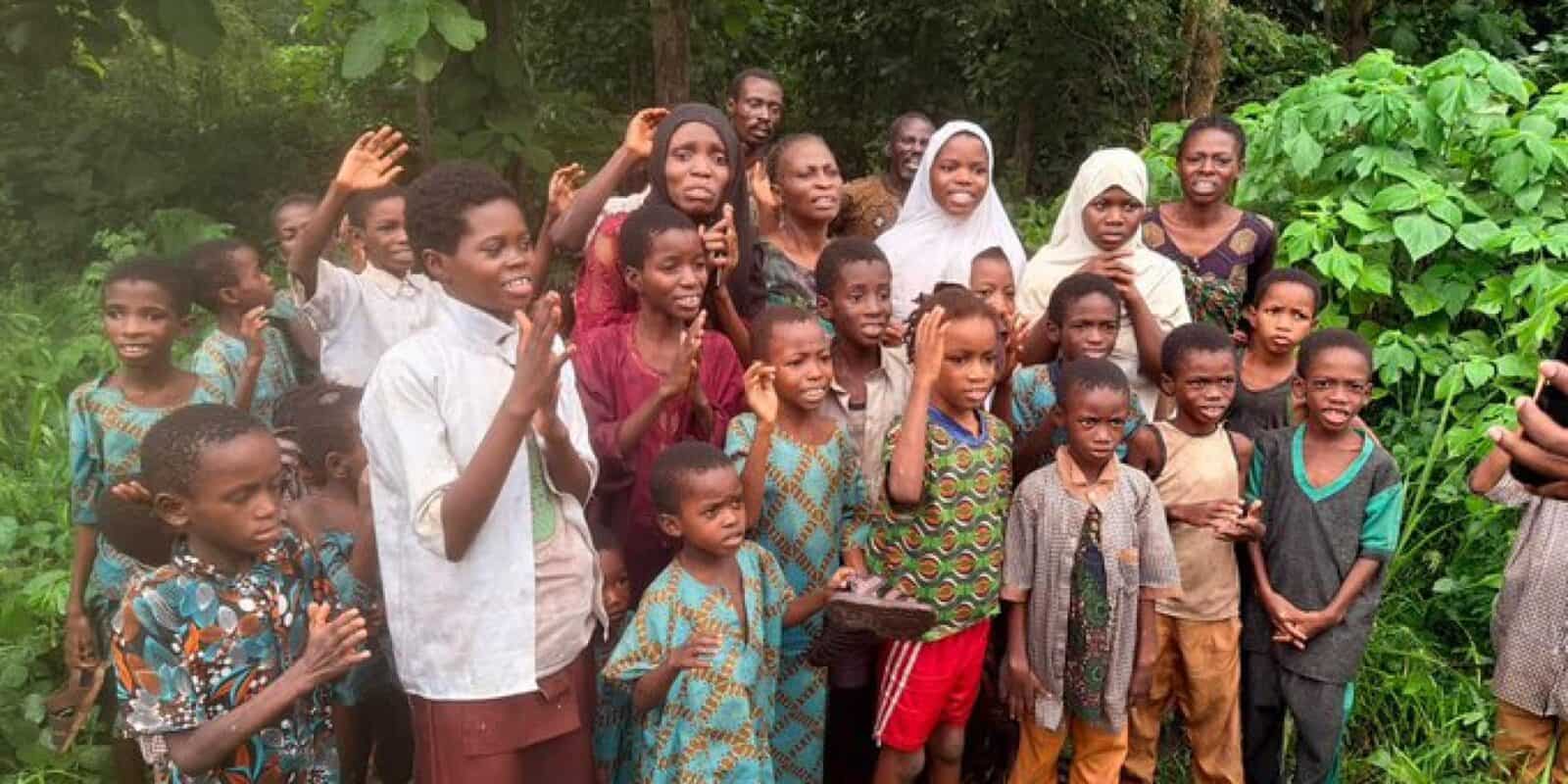 A picture of the released school children and teachers